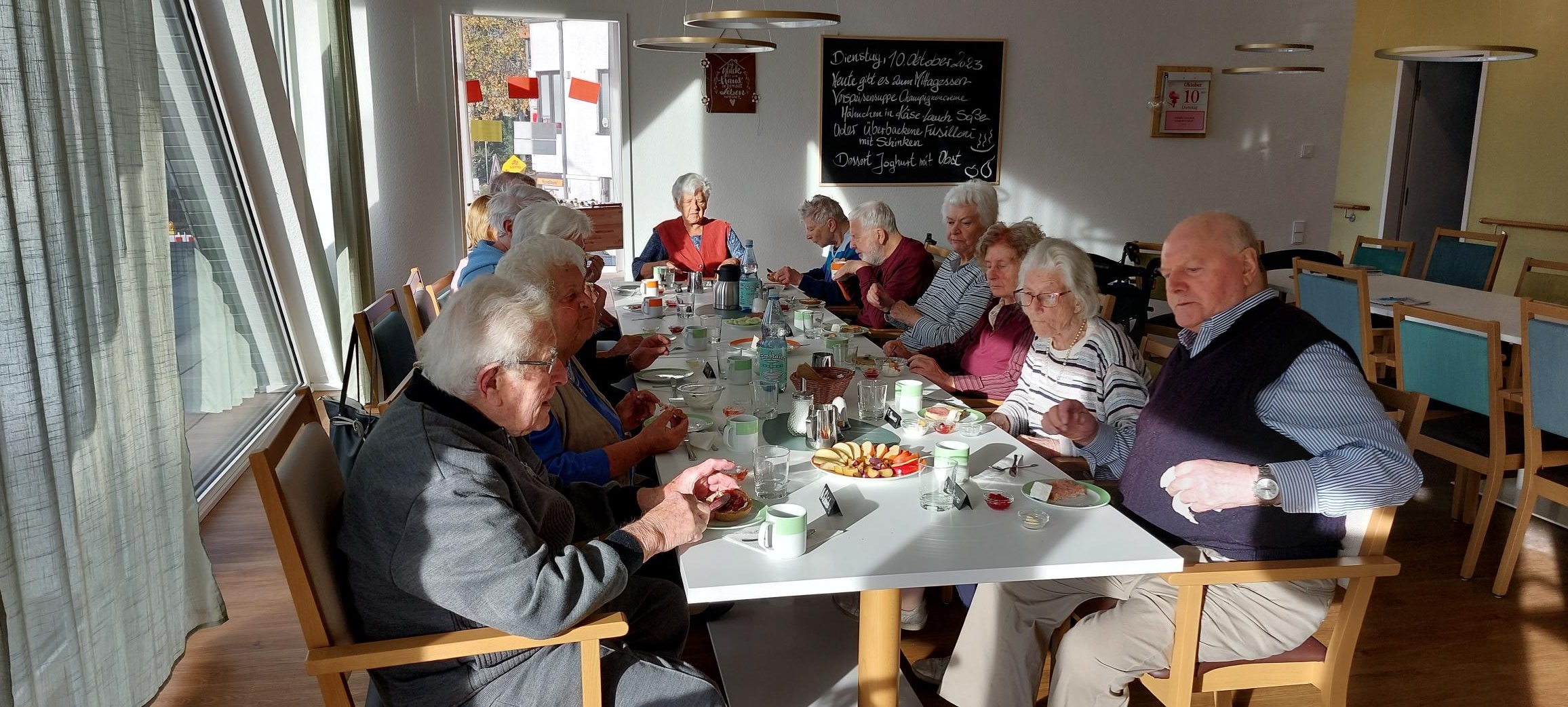 Bild gemeinsames Essen.jpg