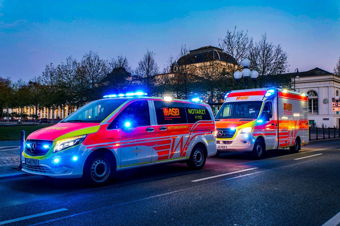 Rettungswagen Wilhelmstrasse 120520.jpg