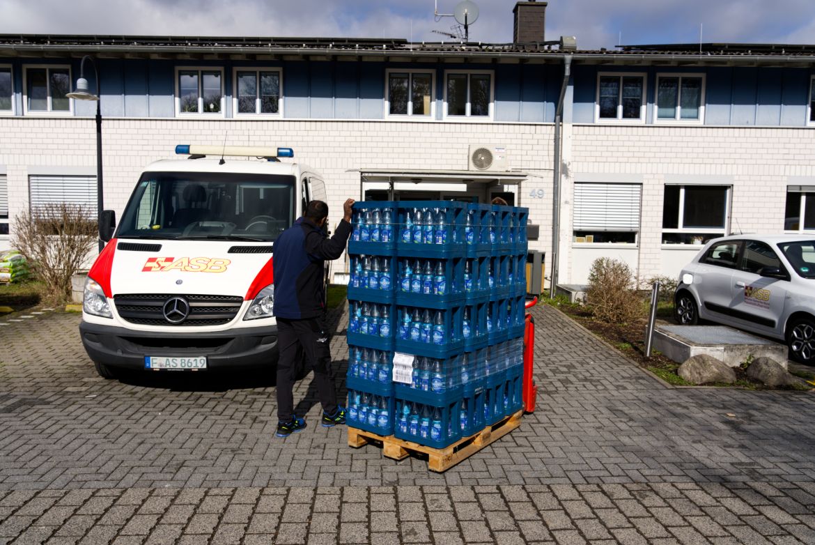 Gewinnübergabe Wasser 04.jpg